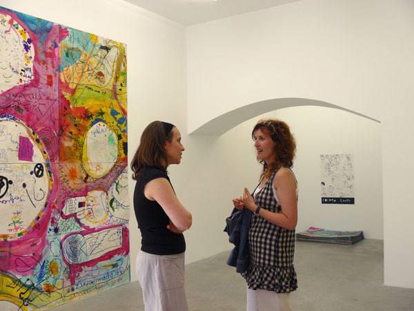 Visiteurs lors du vernissage de l'expo Cosmogonie, 13/05/11