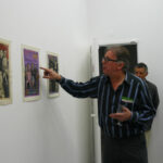 Visite de l'exposition en présence du collectionneur Freddy Denaës