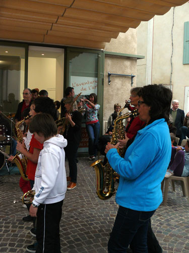 Improvisation par les élèves du Conservatoire de Musique du Tricastin le soir du vernissage